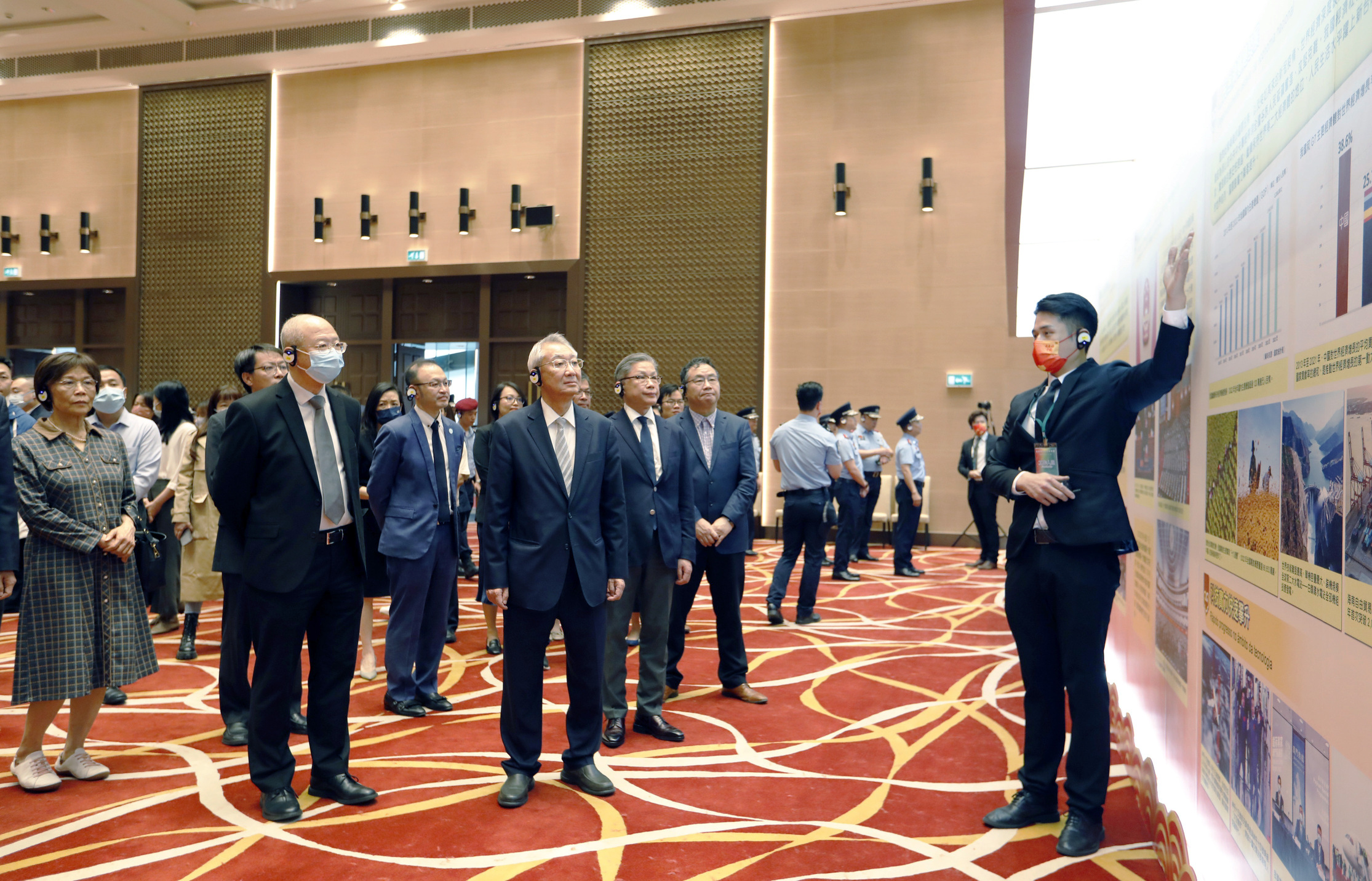 UM members visit national security education exhibition University of