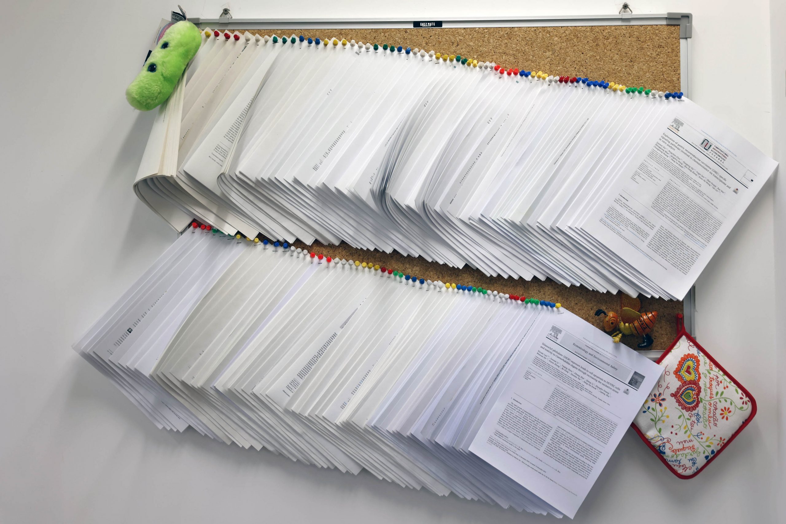 與毒液為伍的科學家——澳大郭珩輝教授| 澳門大學